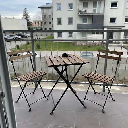 Przytulny Apartament Apartment Trzebownisko Bagian luar foto
